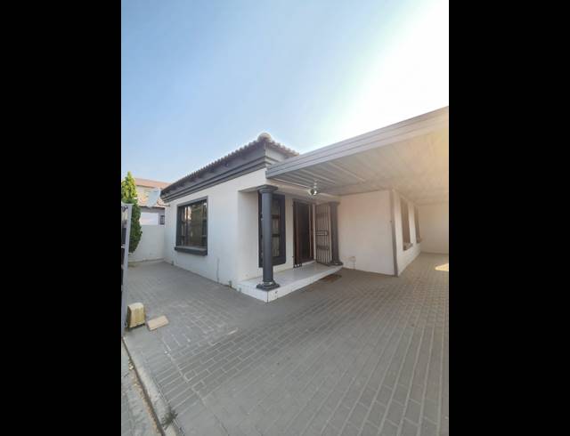 4 BEDROOM FREEHOLD RENTED IN KIRKNEY